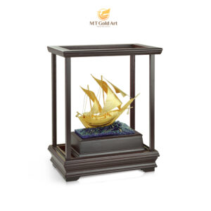 Biểu trưng thuyền buồm dát vàng (17x29x34cm) - Mẫu 3