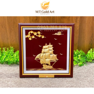 Tranh thuyền buồm hoa mai (30x30cm)